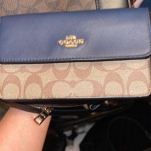 Coach clutch/wristlet only used twice *spring cleaning sale one day only**